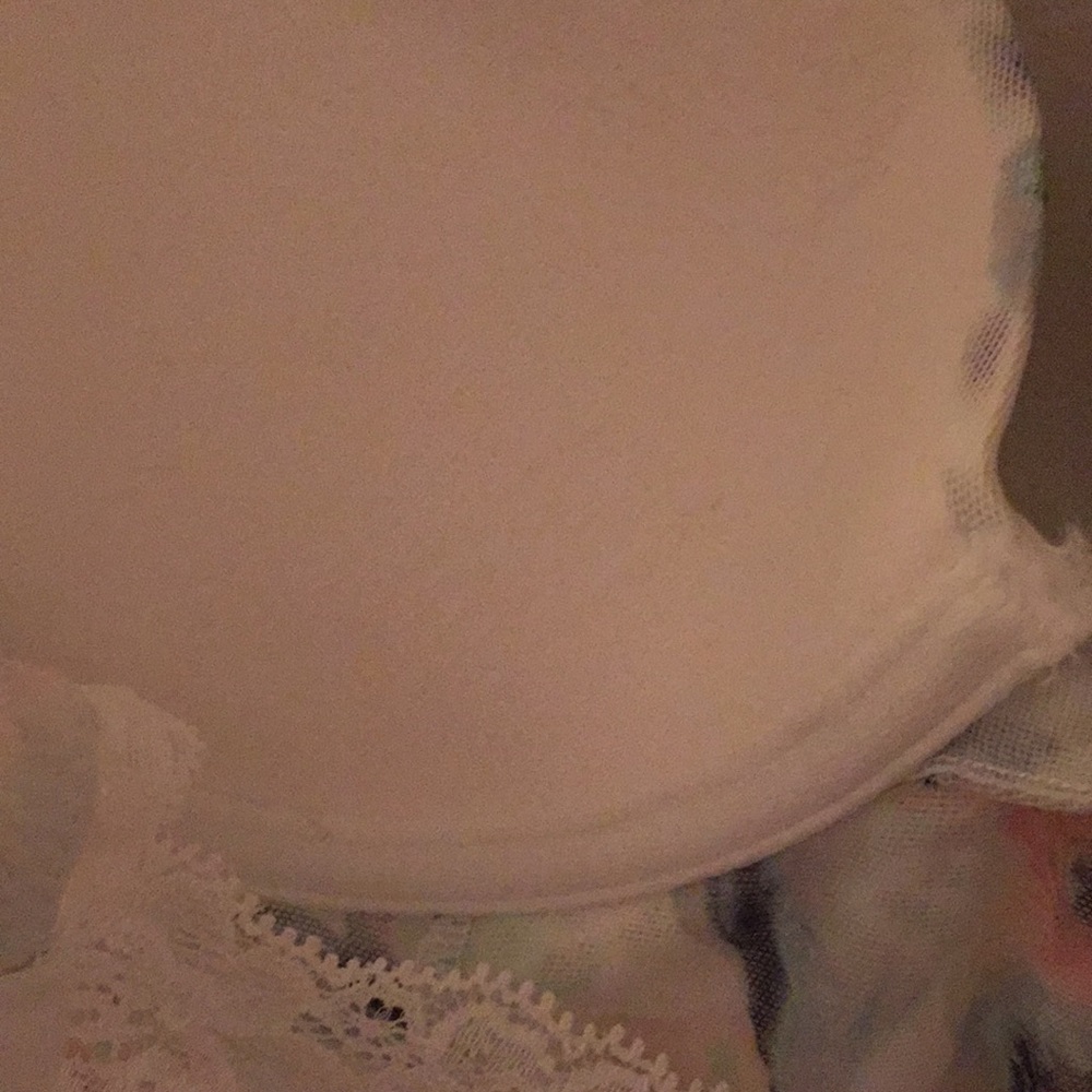 Intimate - Picture 6 of 6